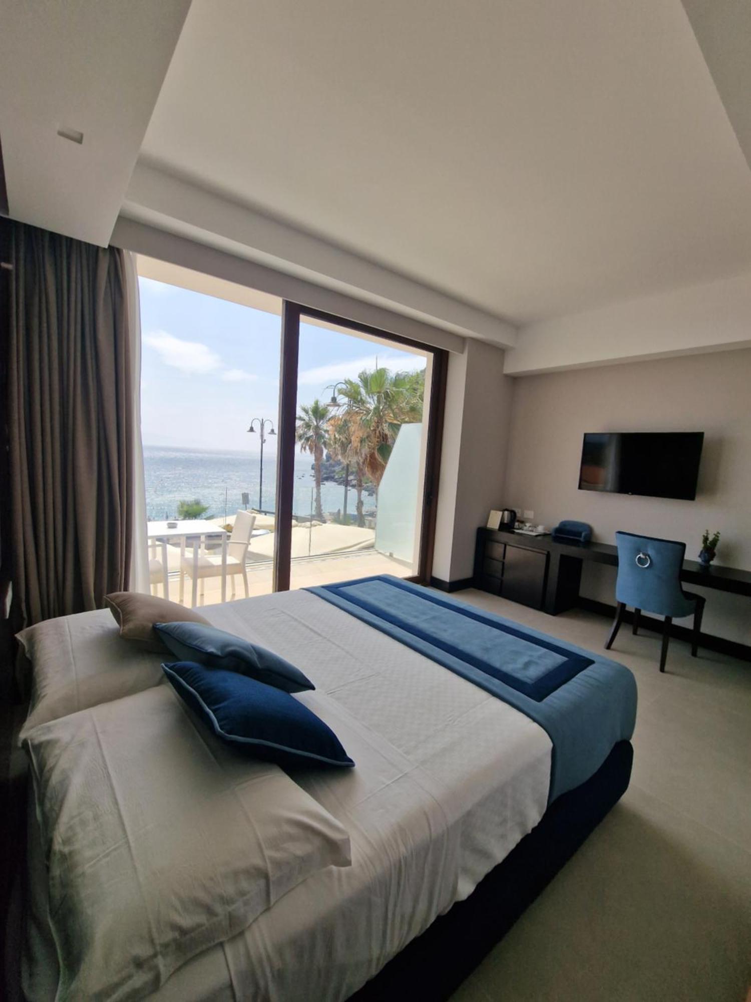 Ngonia Bay Boutique Hotel Milazzo Ngoại thất bức ảnh