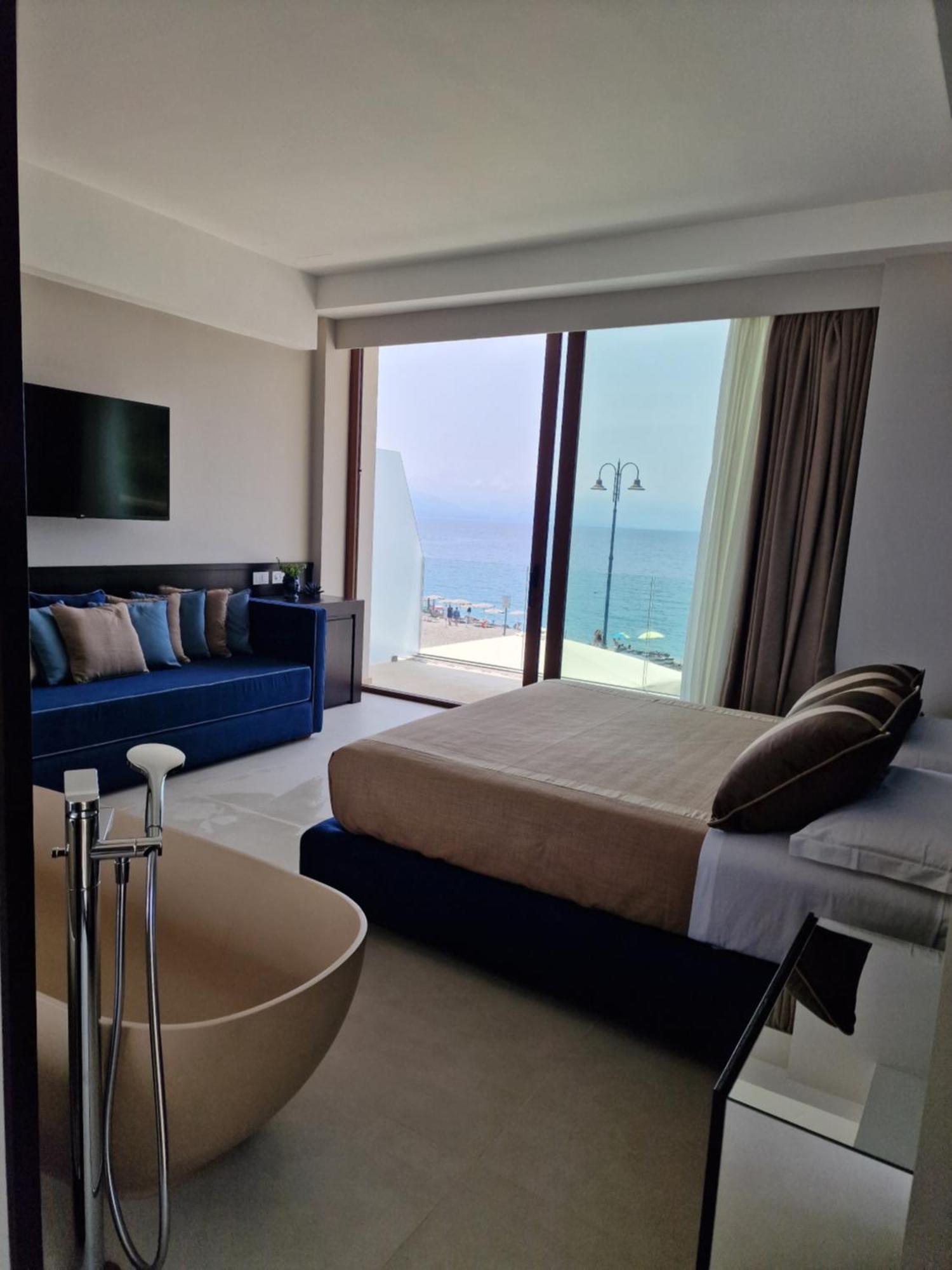 Ngonia Bay Boutique Hotel Milazzo Ngoại thất bức ảnh